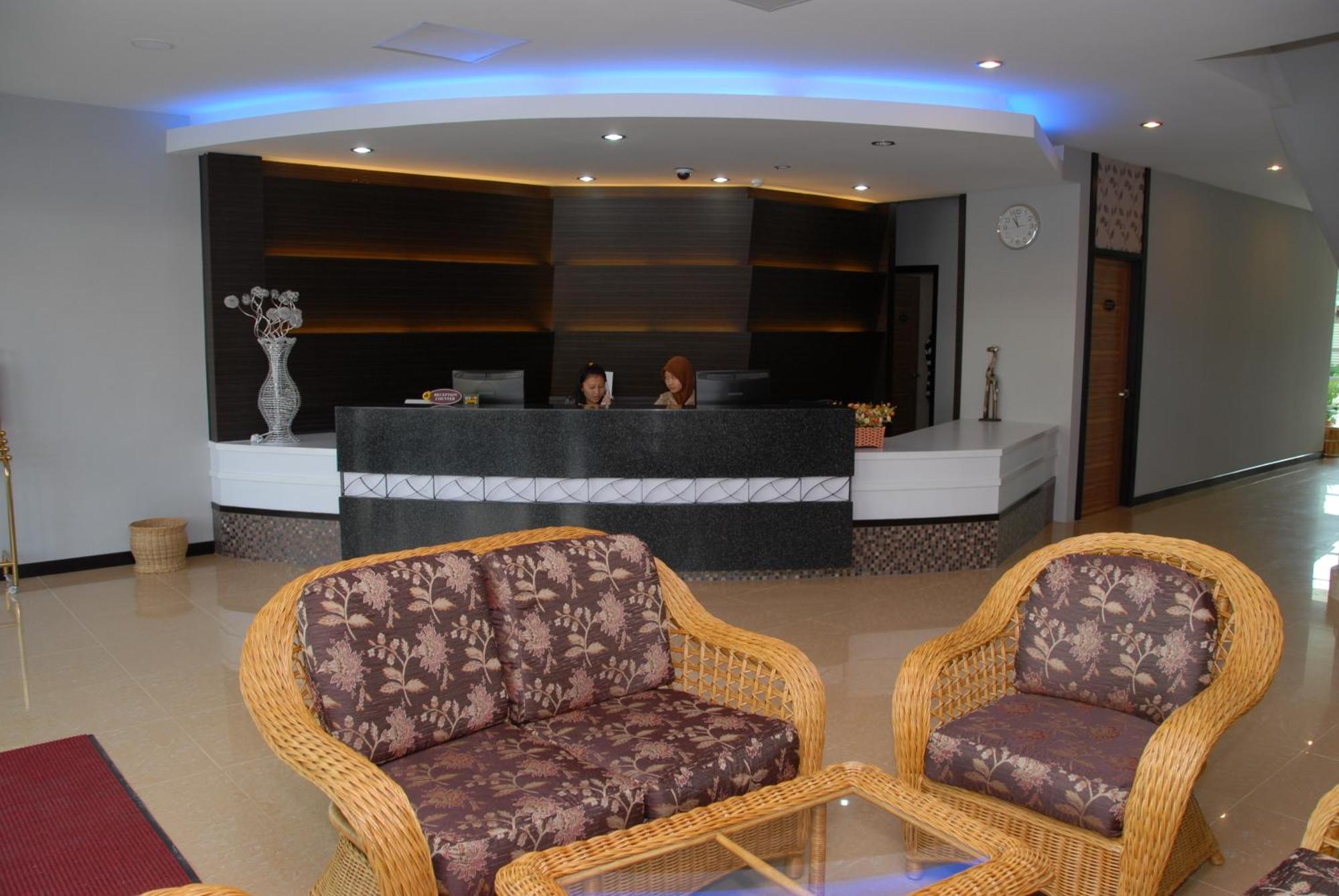 Queen Hotel Keningau Exteriör bild